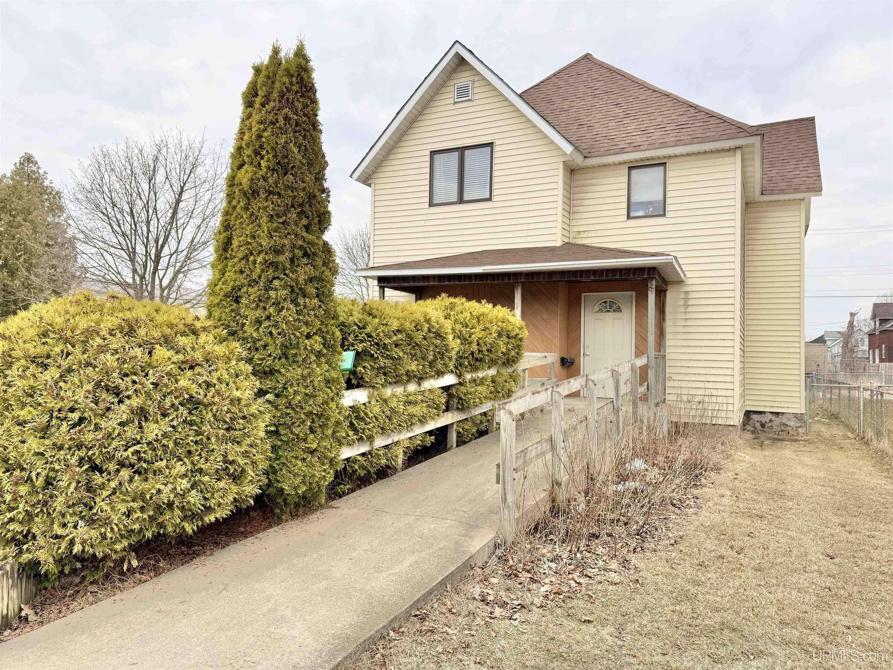 203 Stephenson Avenue, Escanaba, MI 49829
