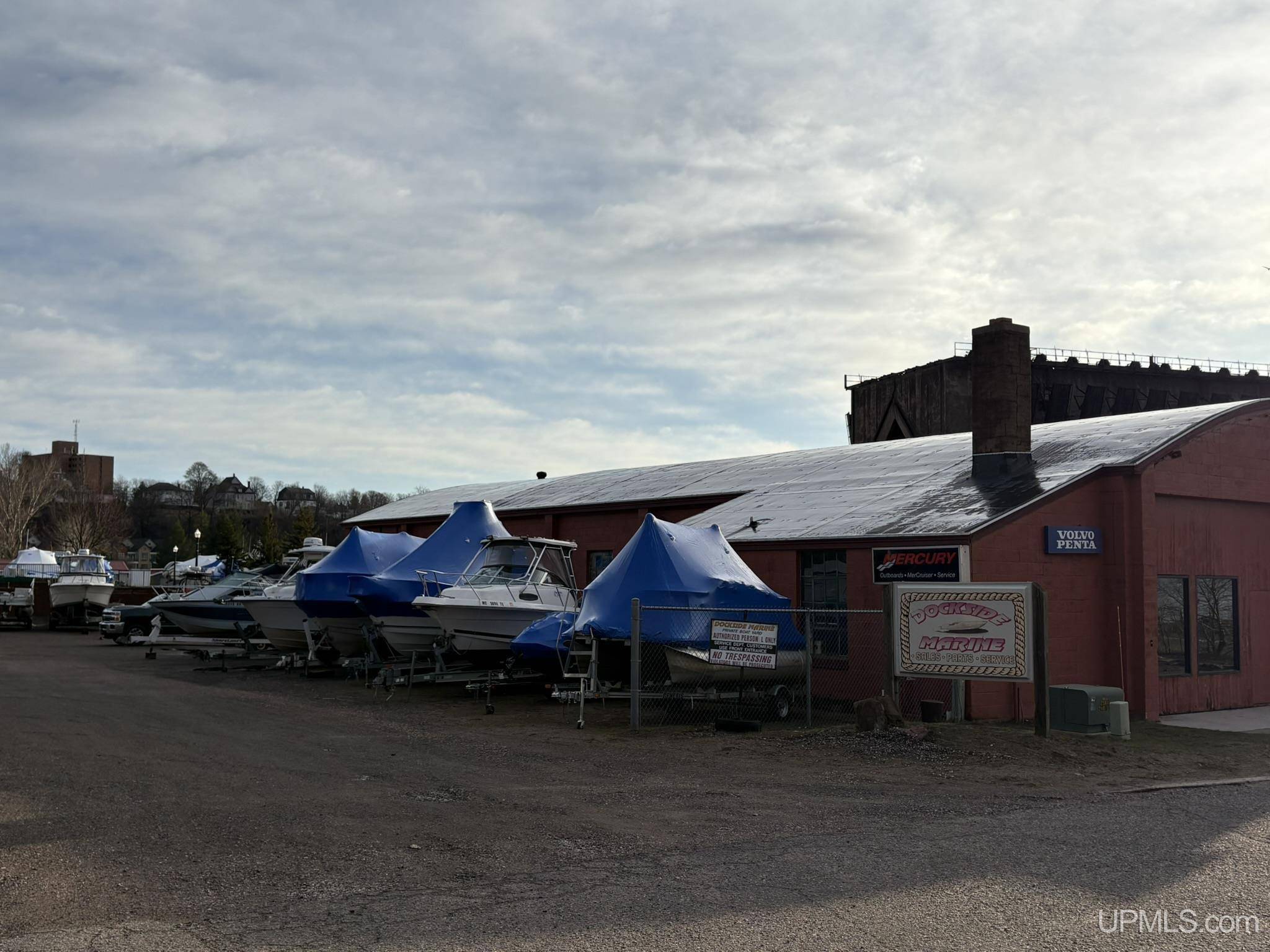 Marquette, MI 49855,321 S Lakeshore Boulevard