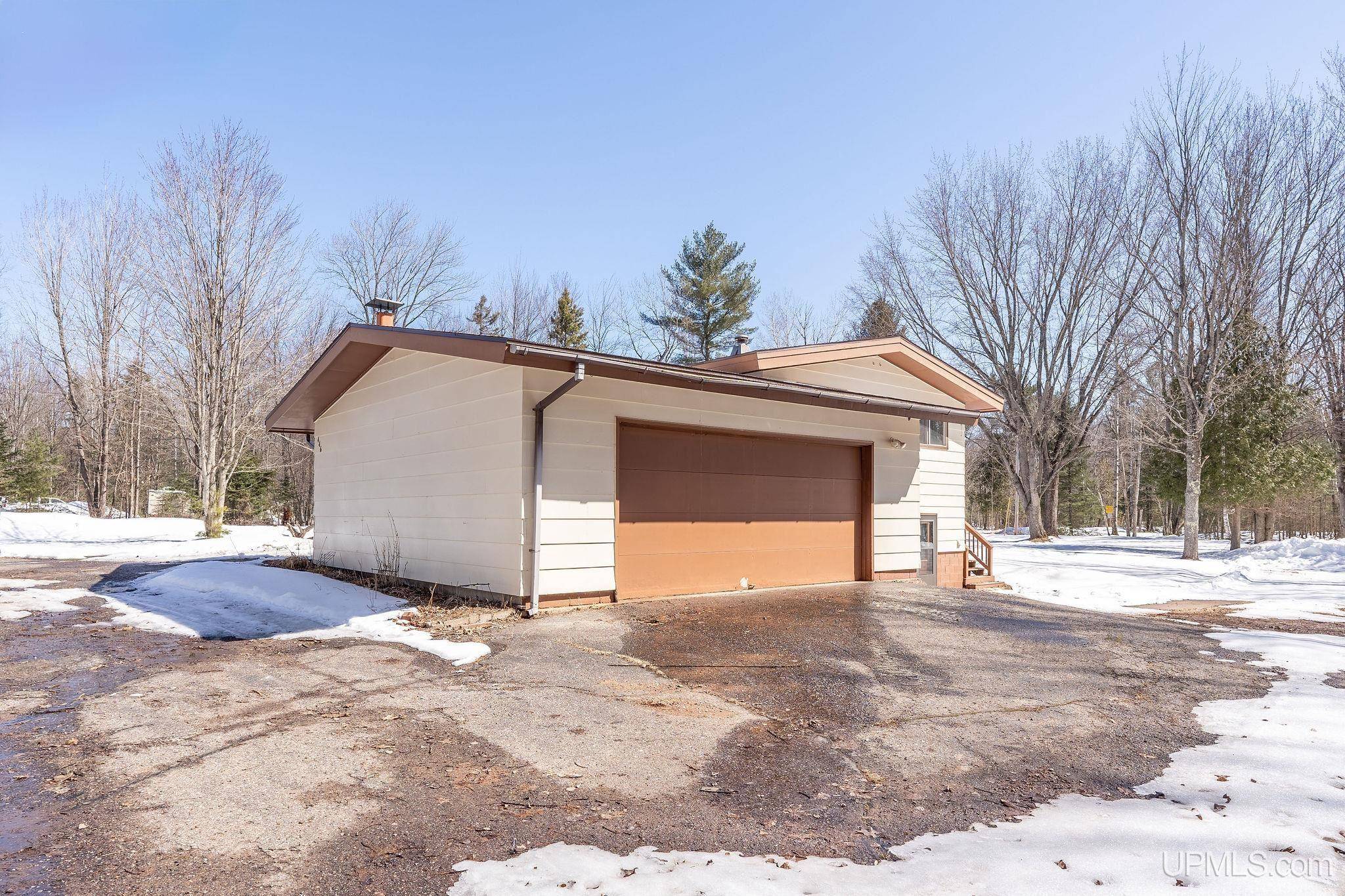 Gwinn, MI 49841,446 N River Drive