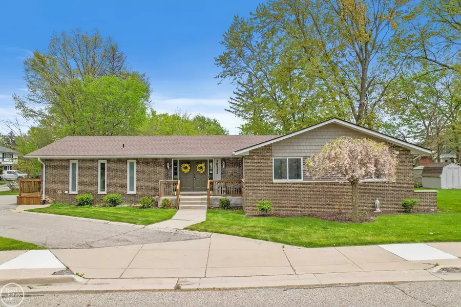 36712 Hathaway Street, New Baltimore, MI 48047