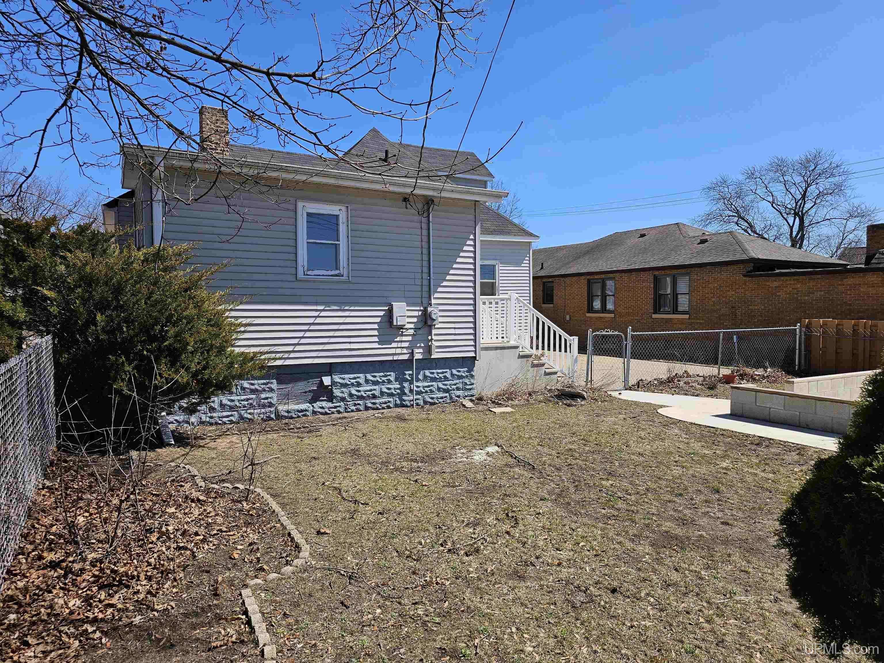 Escanaba, MI 49829,424 S 19th Street