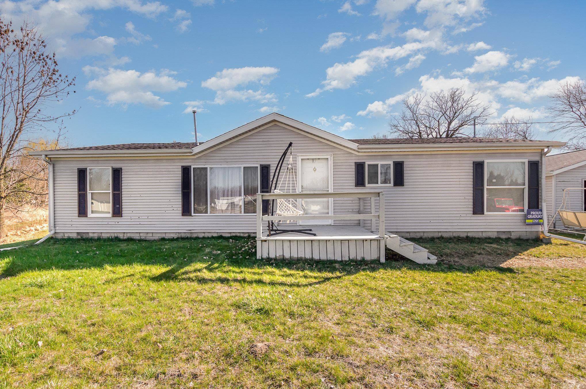 4752 E River Road, Freeland, MI 48623