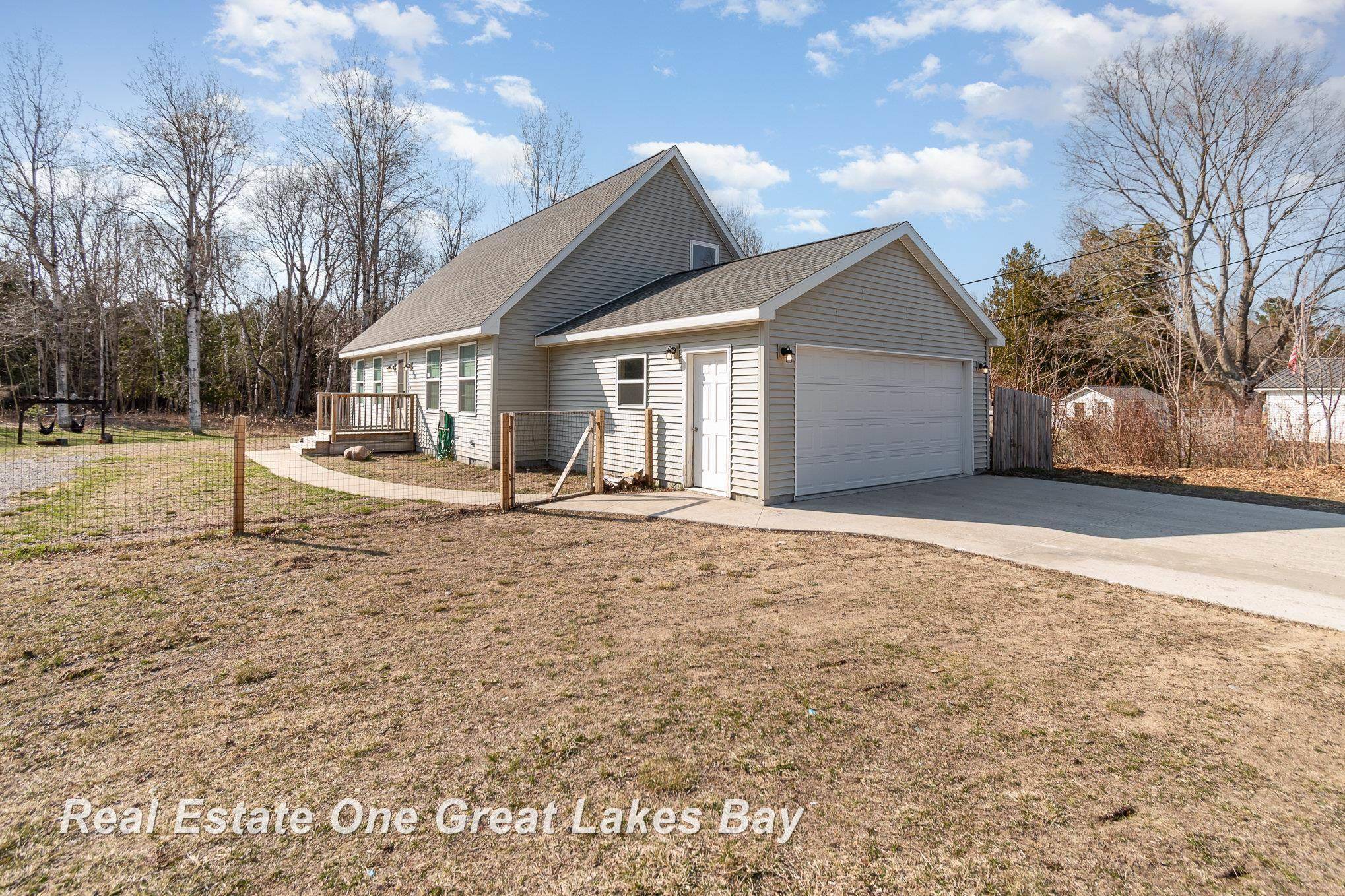 517 N US 23 Highway, Harrisville, MI 48740