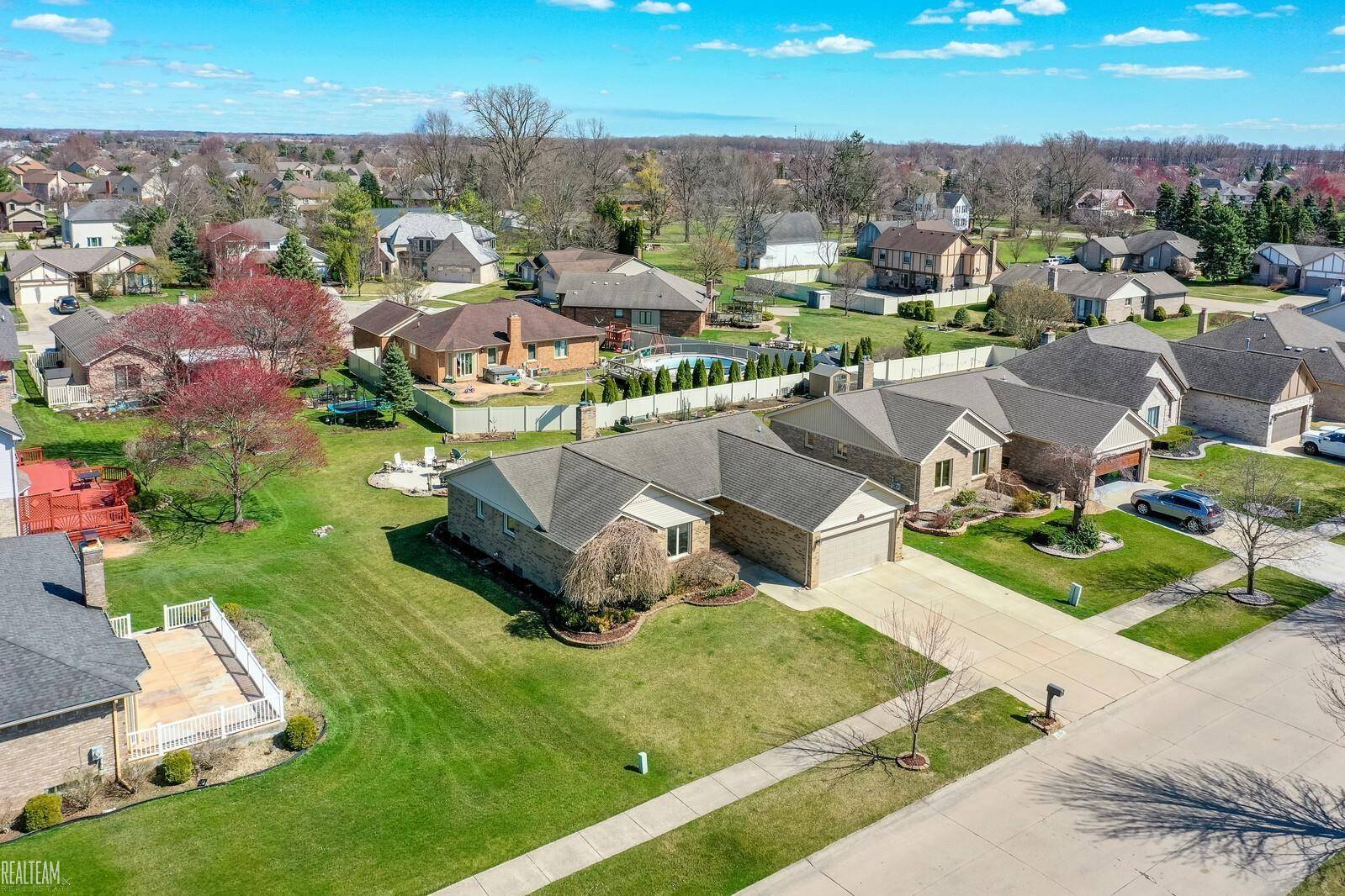 Macomb, MI 48042,53082 Bayberry Drive