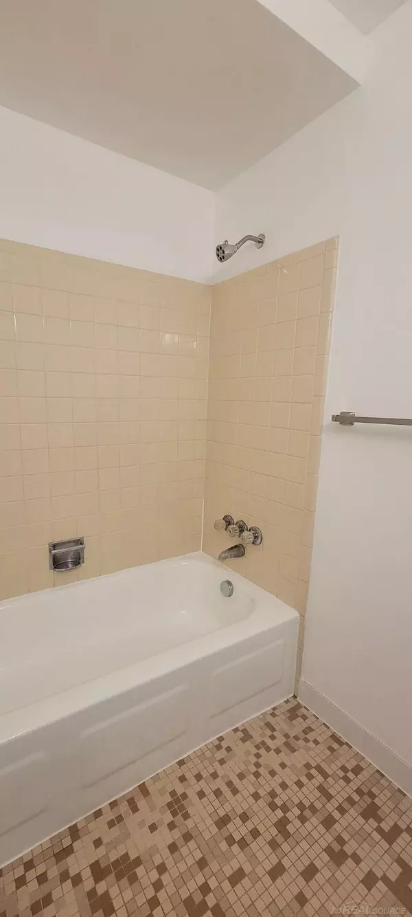Harrison Twp, MI 48045,24880 Harrison Street