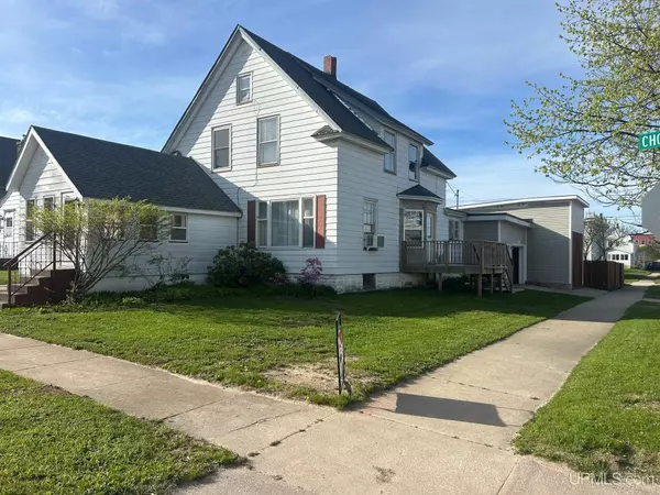 231 E Chocolay Street, Munising, MI 49862