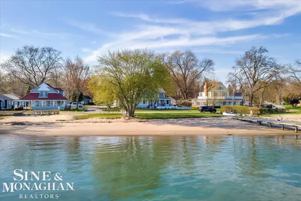 Harsens Island, MI 48028-9781,374 Monroe Boulevard