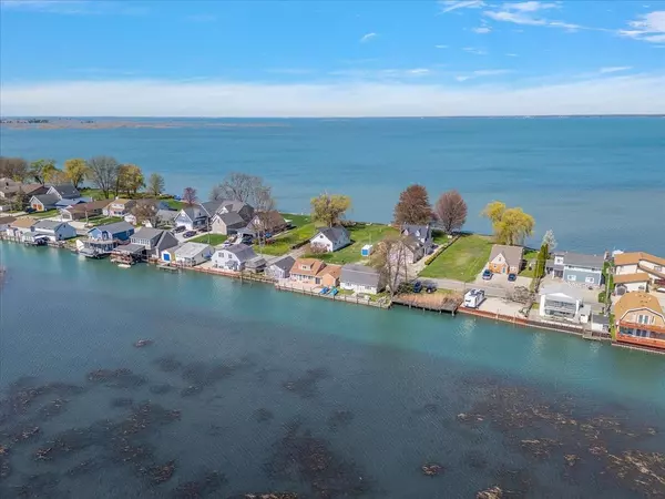 7931 Anchor Bay Drive, Algonac, MI 48001