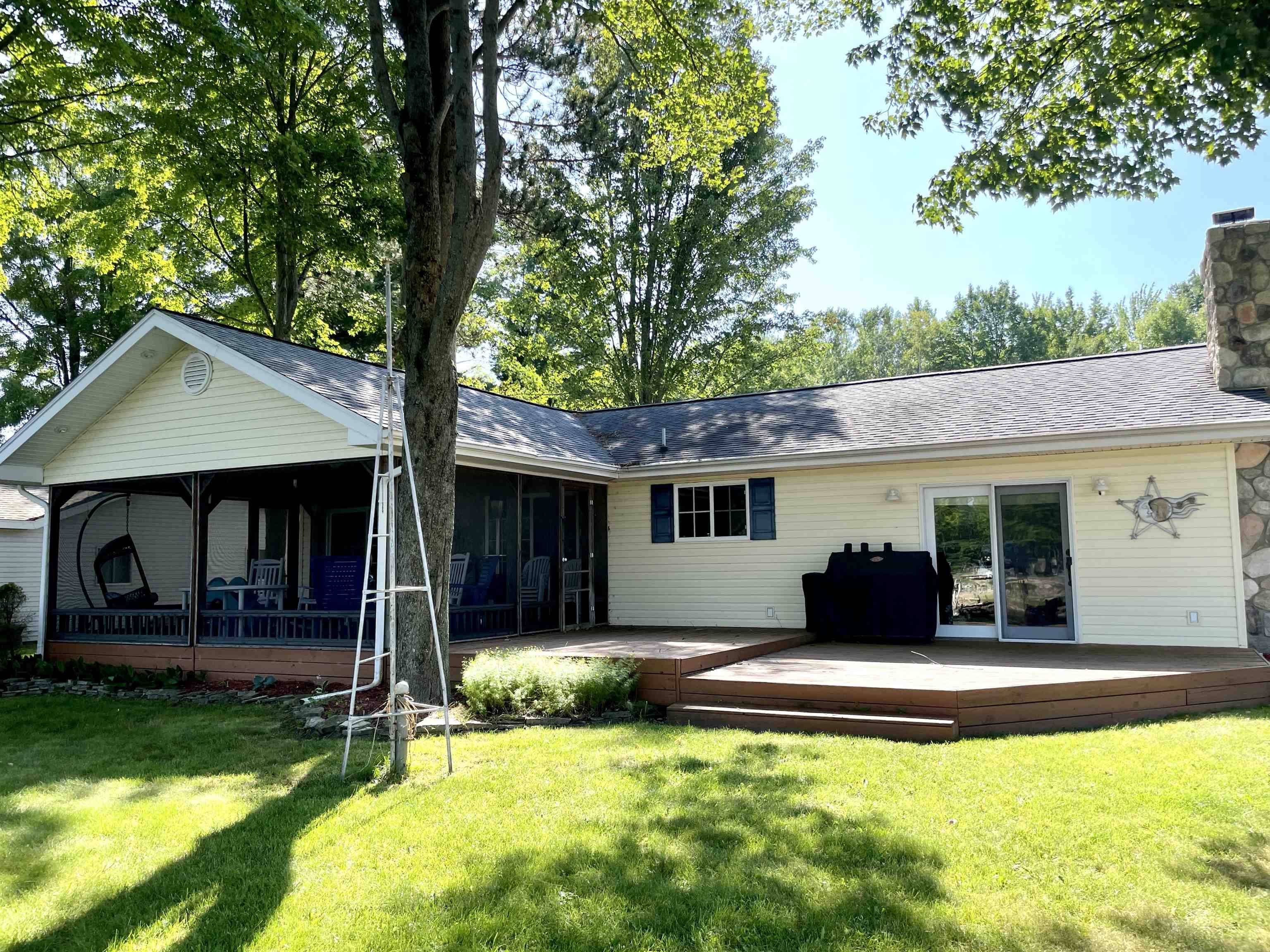 3831 Lakeshore Drive, Gladwin, MI 48624