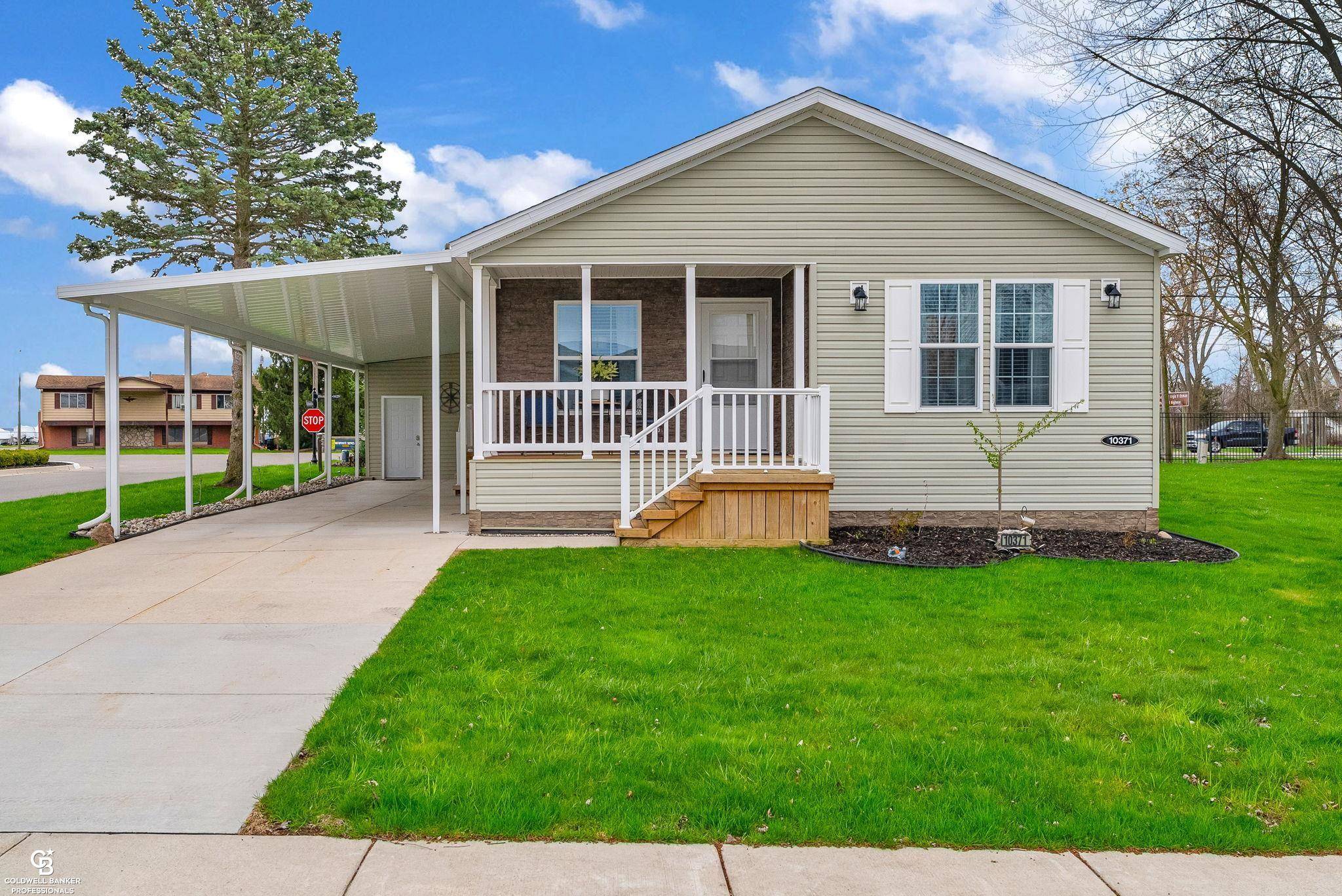 10371 Riveria Court, Ira, MI 48023