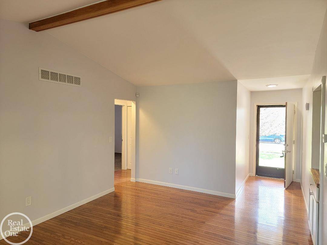 Macomb Twp, MI 48044,45897 Hollowoode Street