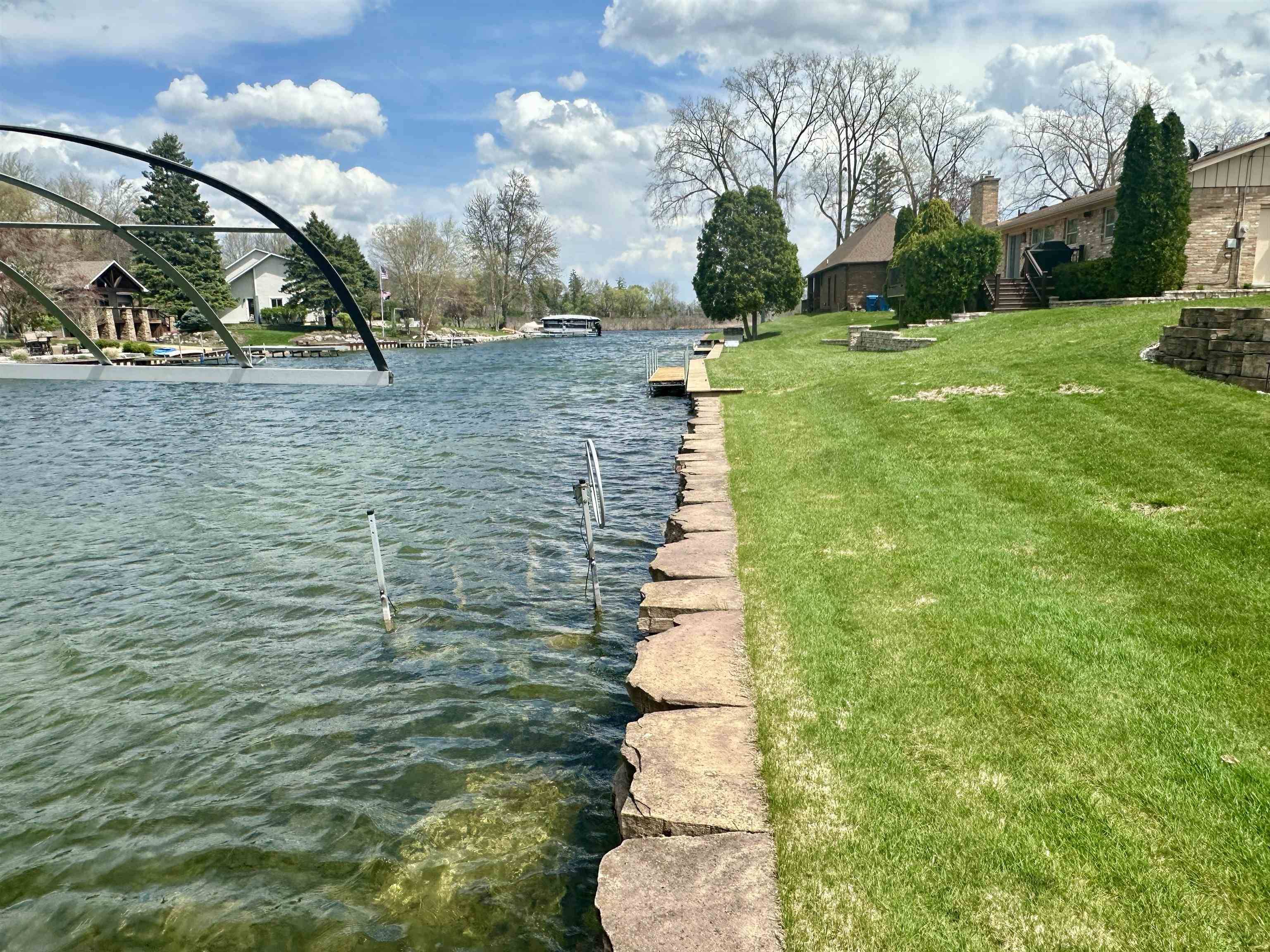 Fenton, MI 48430-1060,2490 Golden Shores Court
