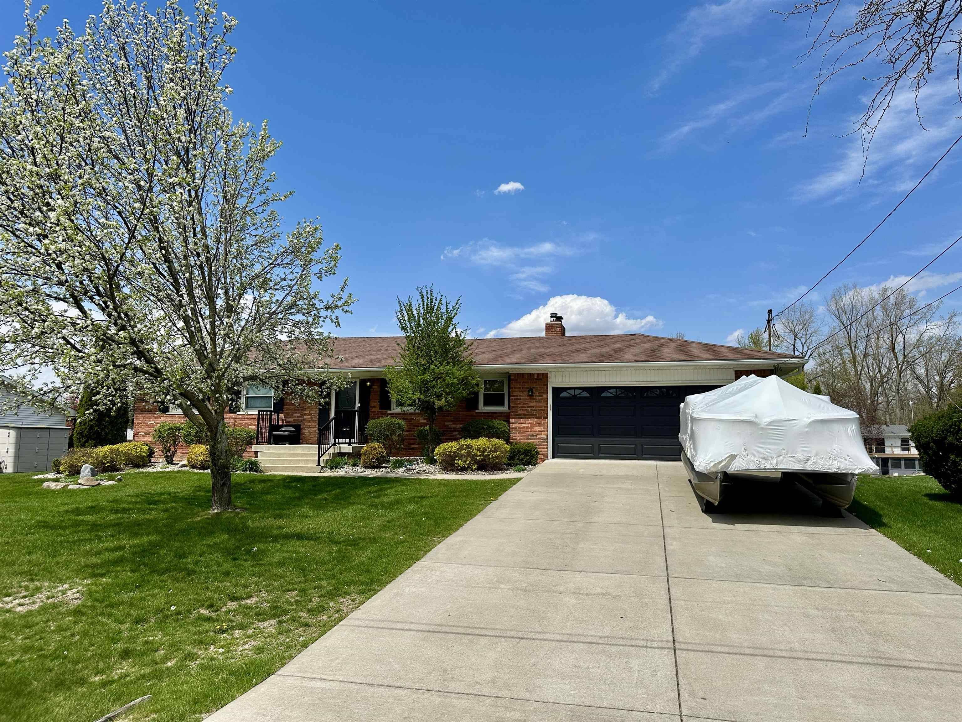 Fenton, MI 48430-1060,2490 Golden Shores Court