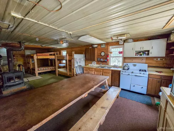 Marquette, MI 49855,7478 Toivos Trail