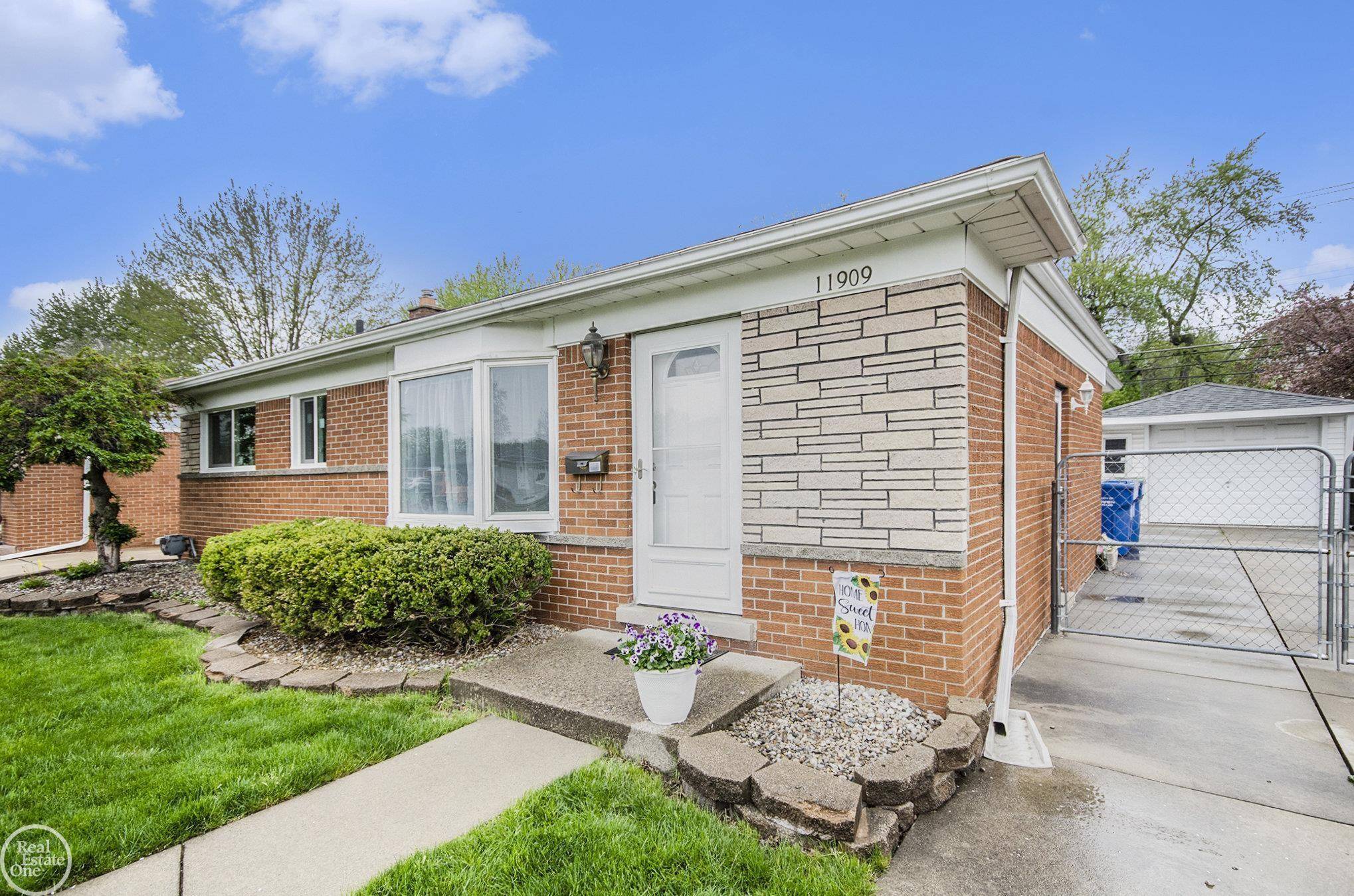 Warren, MI 48089,11909 Frazho Road