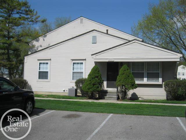 33761 Bayview Drive, Chesterfield Twp, MI 48047