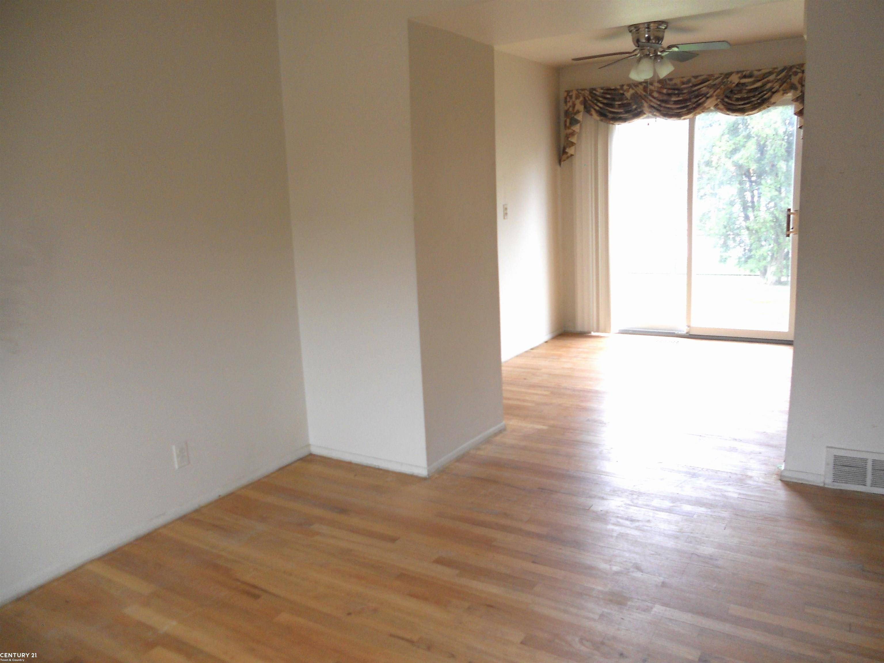Warren, MI 48093,8219 DARTMOUTH Avenue