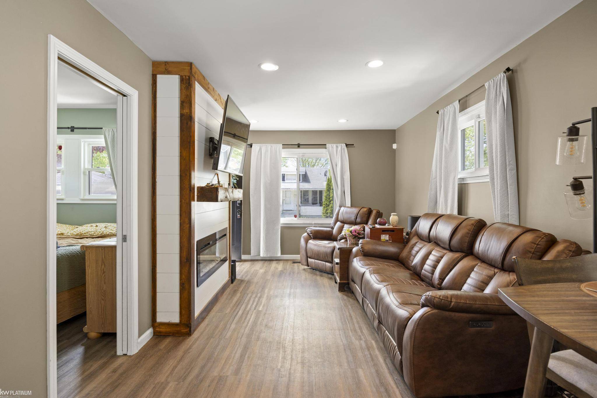 Roseville, MI 48066,28066 MAPLE Street