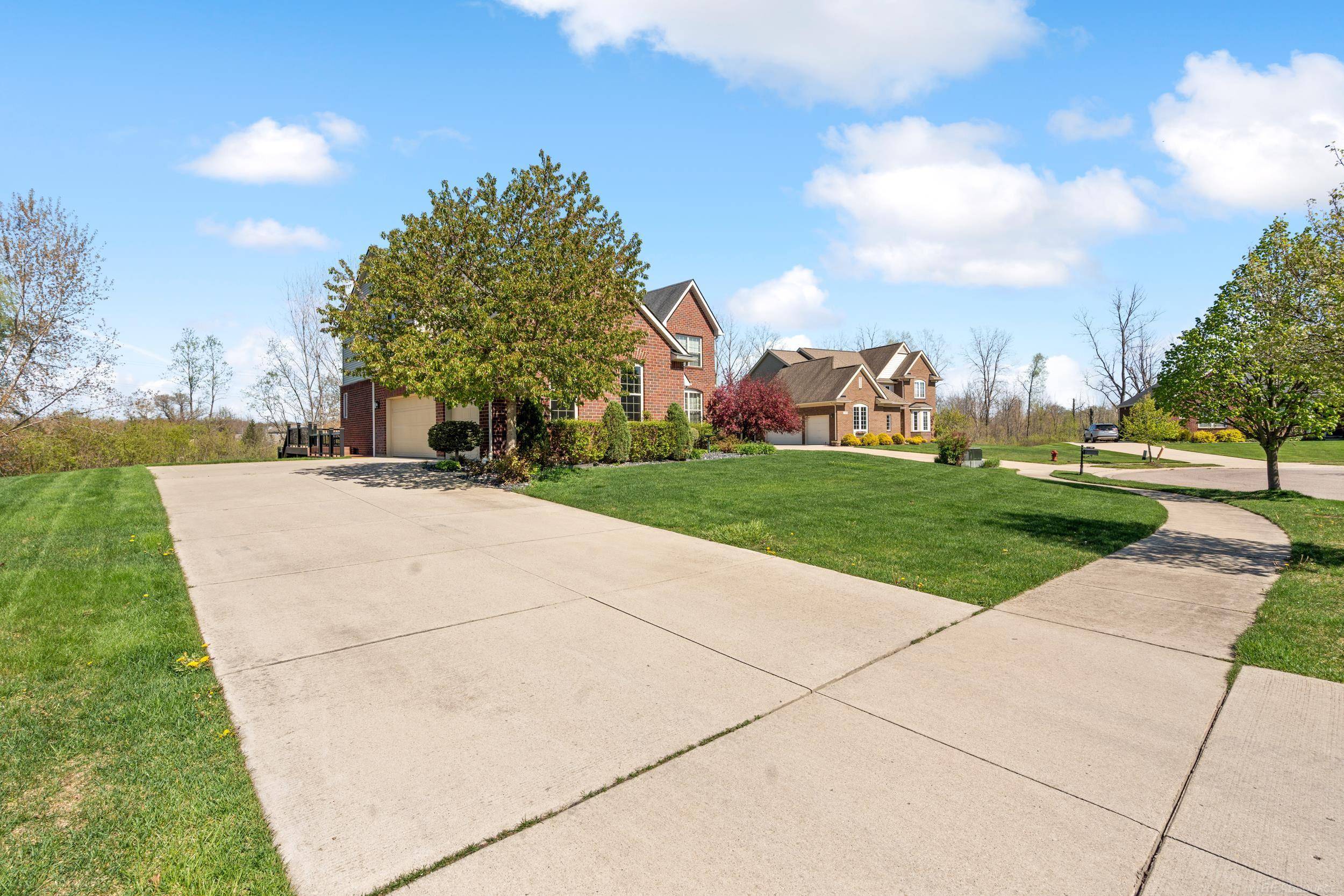 Oakland Twp, MI 48363,717 Dennison Court