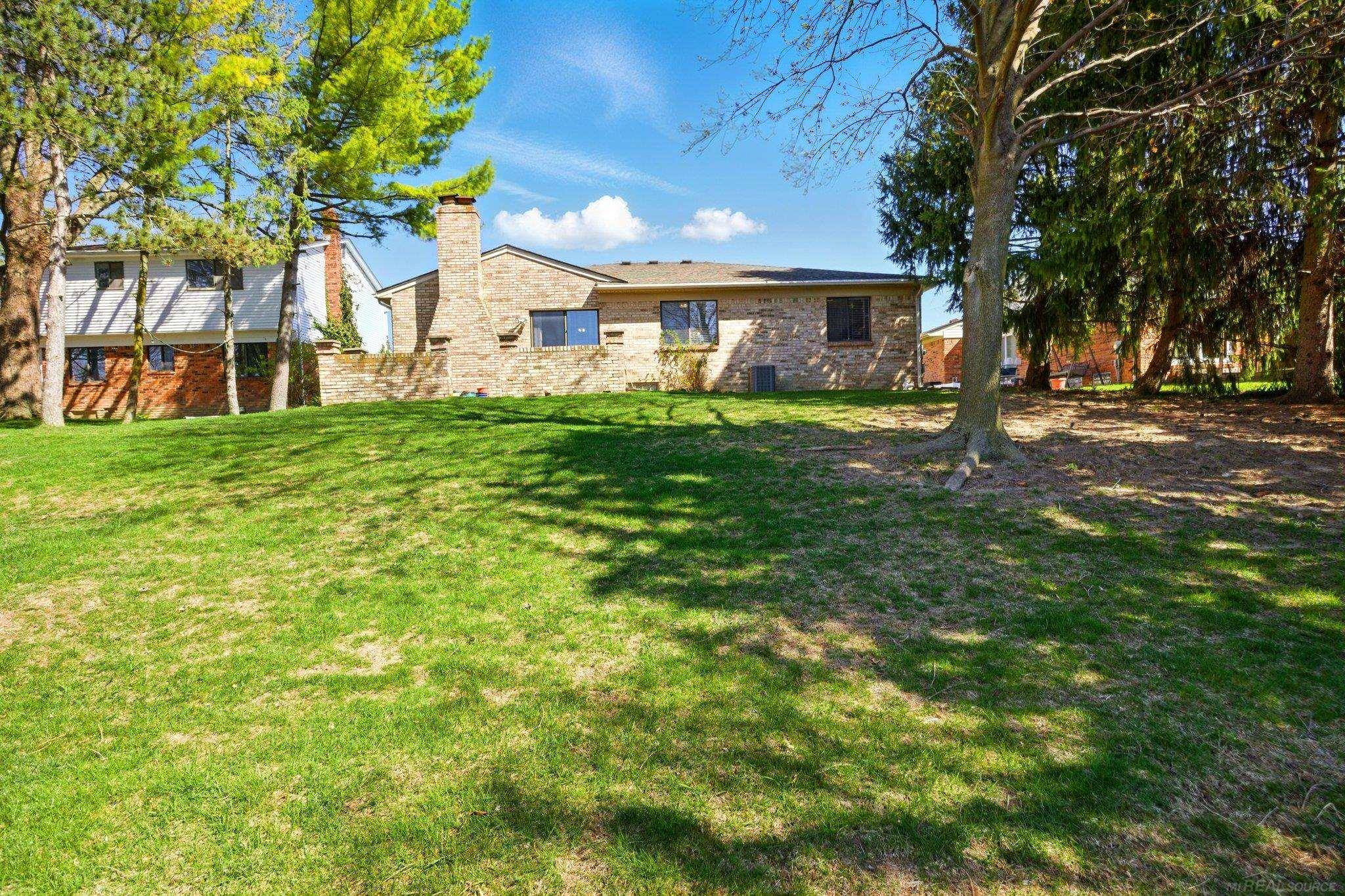 Macomb Twp, MI 48044,18308 Ash Creek Drive