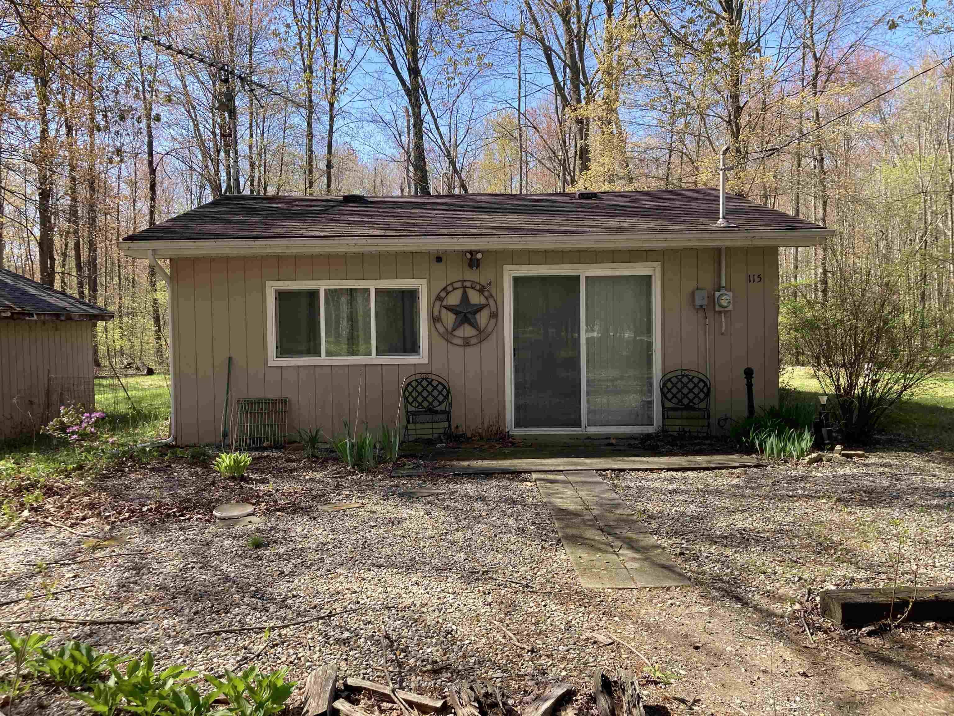 115 S Elm Street, Gladwin, MI 48624-8451