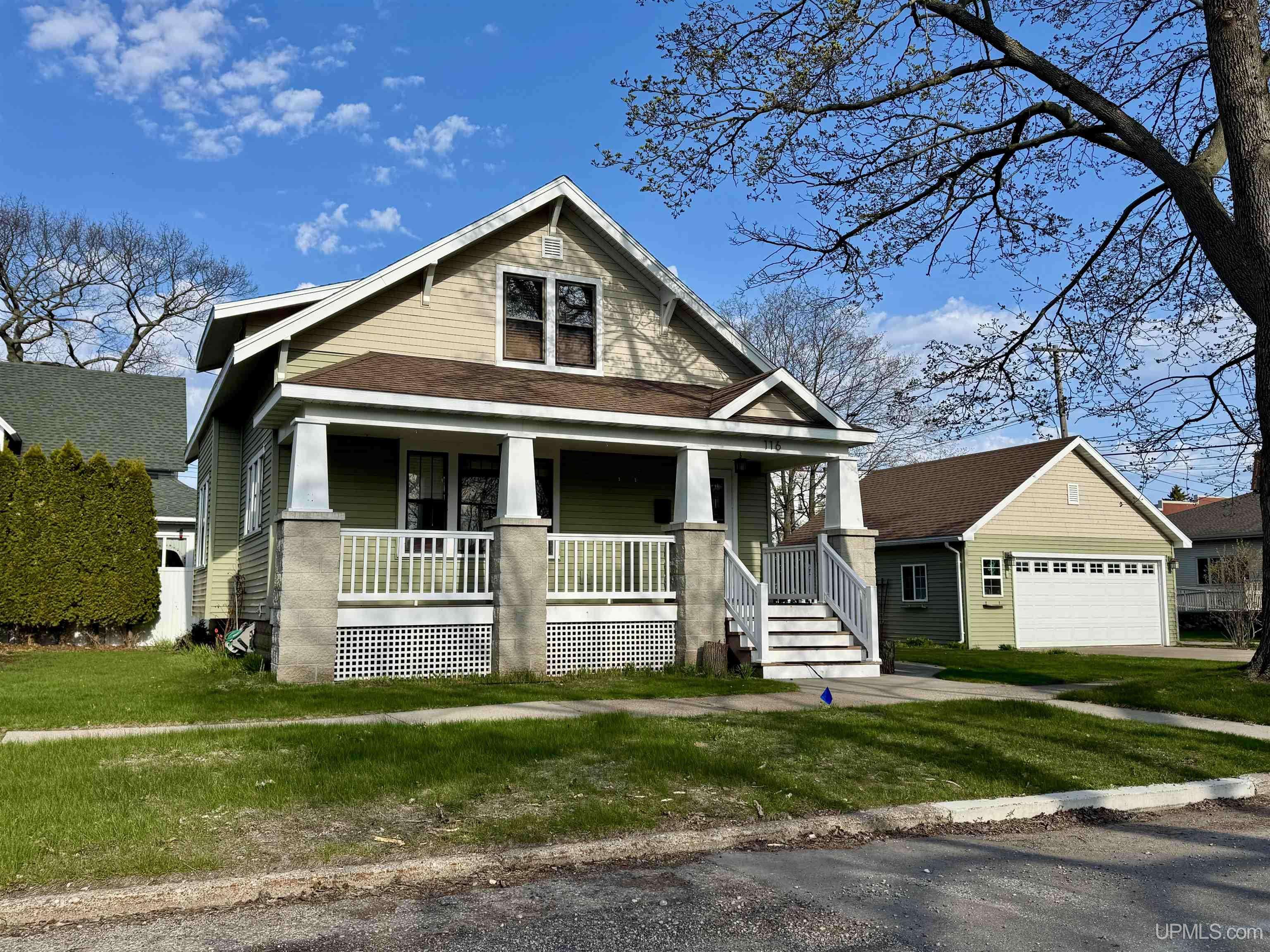 116 S 2nd Street, Escanaba, MI 49829