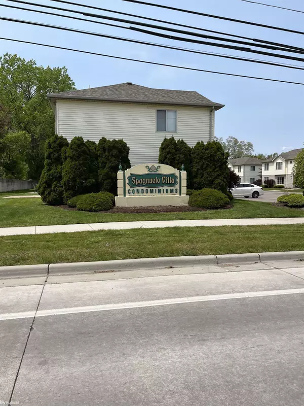 19511 Spagnuolo Lane, Roseville, MI 48066