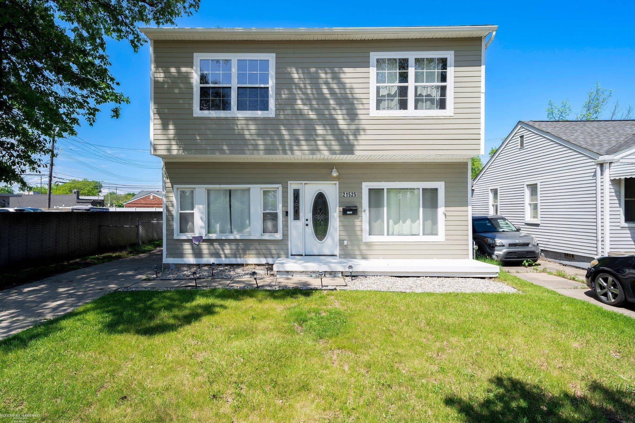 21525 Brys Drive, Saint Clair Shores, MI 48080