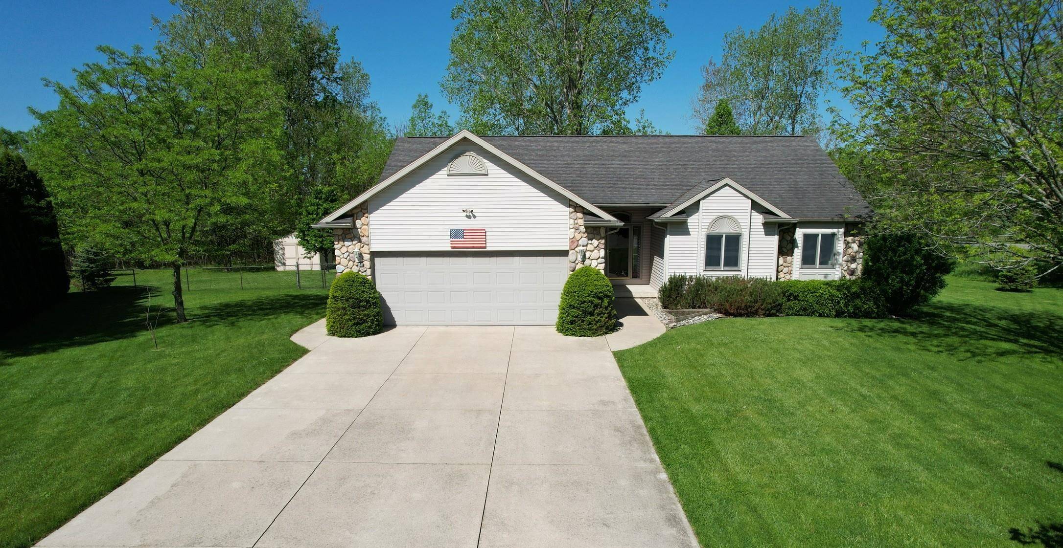 1820 Elk Court, Owosso, MI 48867