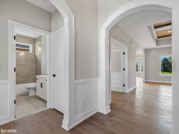 Macomb Twp, MI 48042,55127 Saint Paul Drive