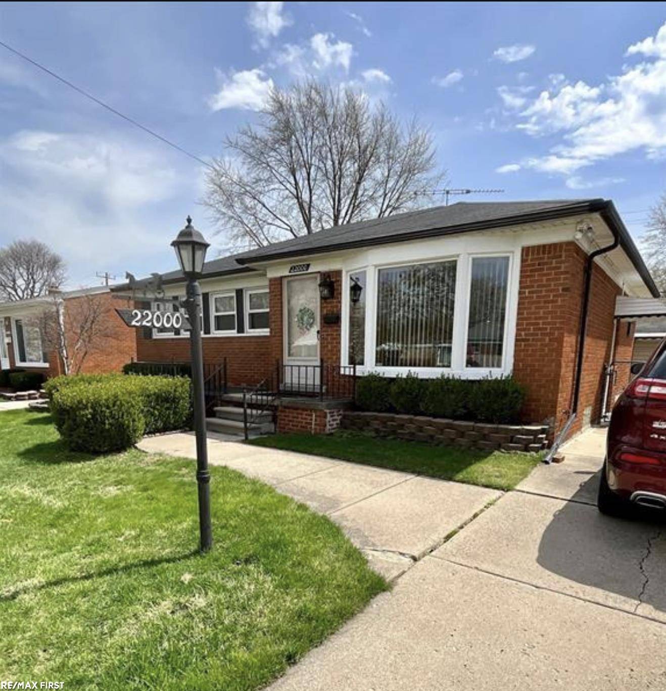Saint Clair Shores, MI 48082,22000 Love Street