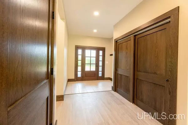 Houghton, MI 49931,1026 Red Oak Lane