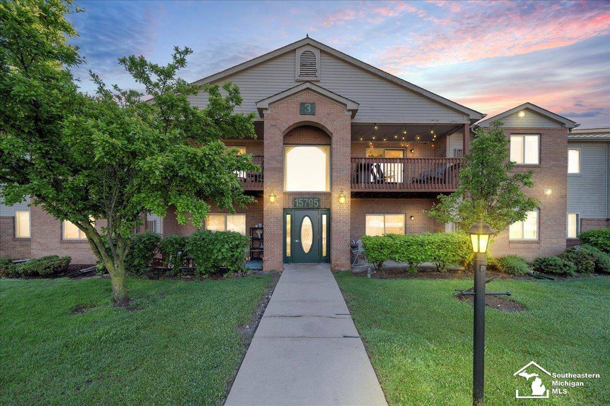 15795 Lakeside Drive, Southgate, MI 48195
