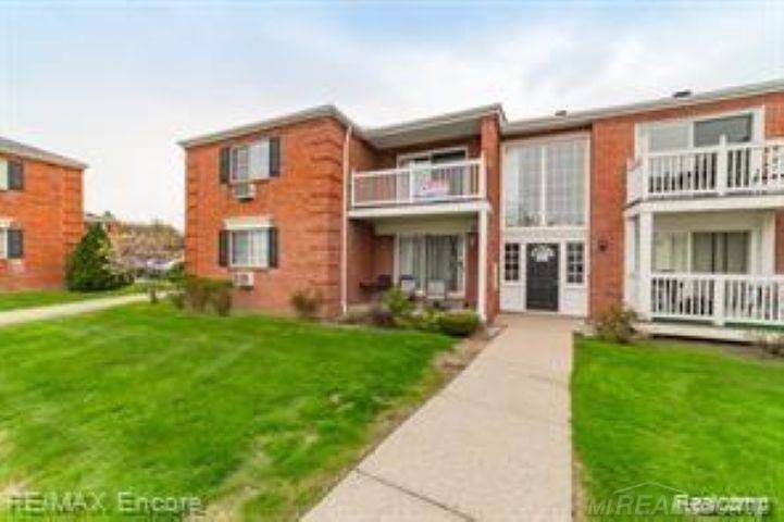 2420 Parmenter Boulevard, Royal Oak, MI 48073