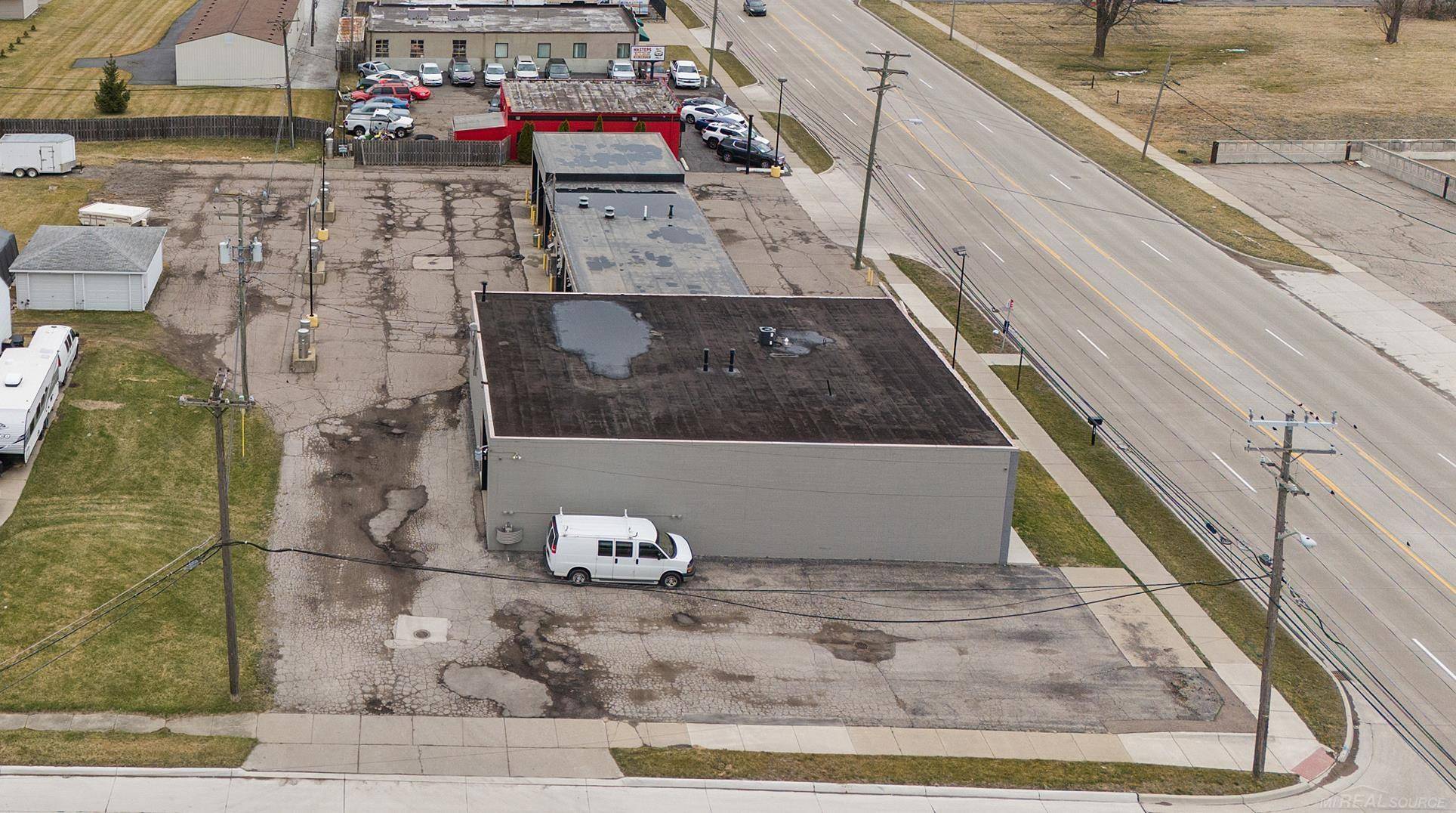 Roseville, MI 48066,30201-30225 Little Mack Avenue