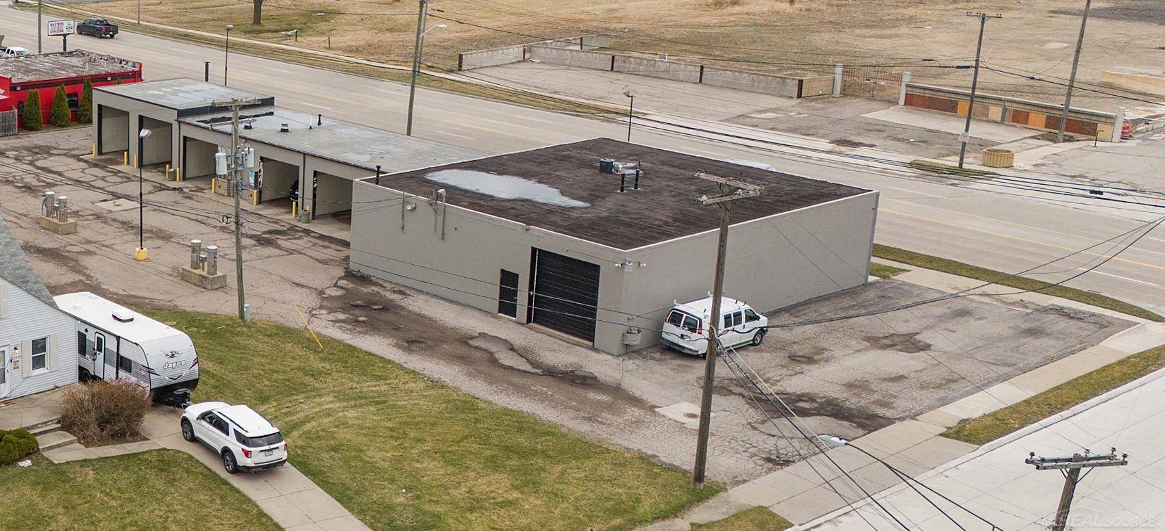 Roseville, MI 48066,30201-30225 Little Mack Avenue