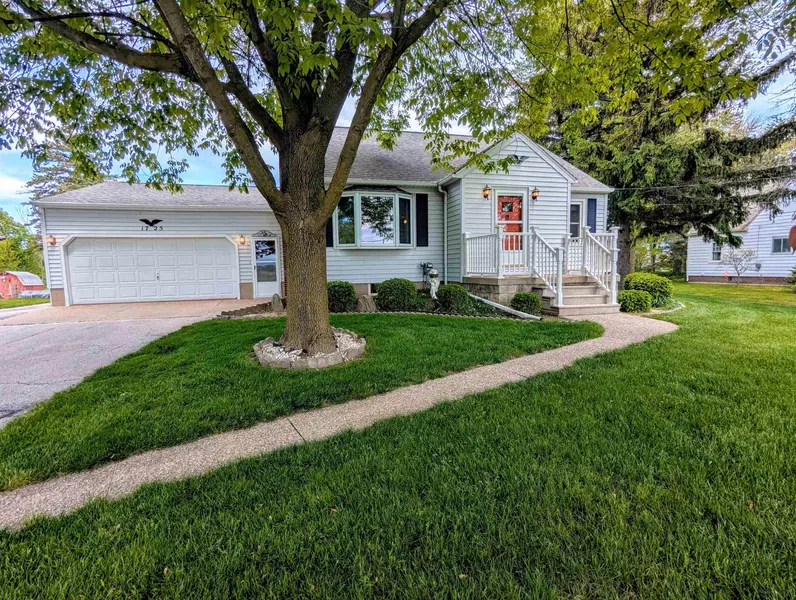 1725 Midland Road, Bay City, MI 48706