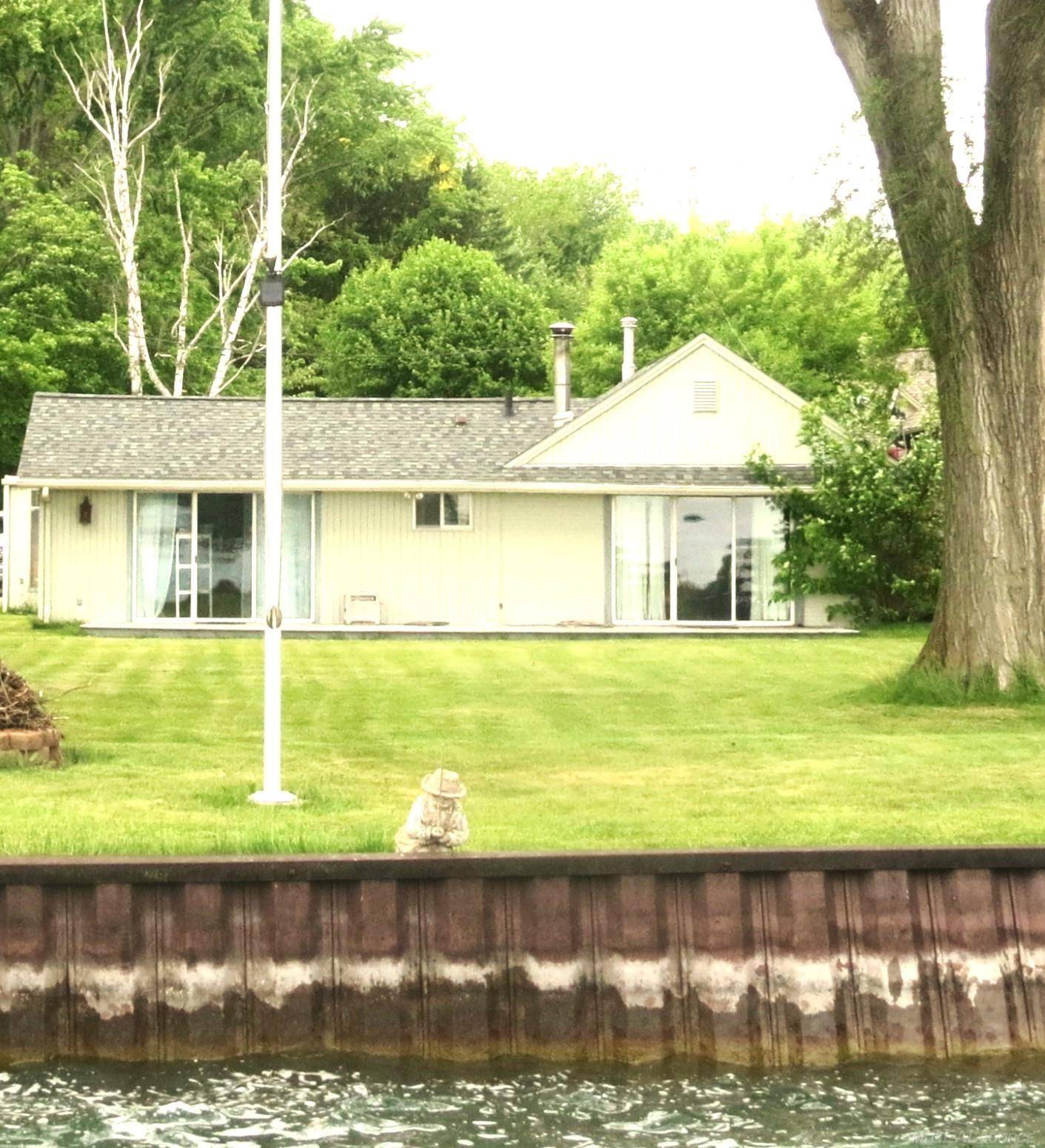 7529 S River Road Road, Marine City, MI 48039