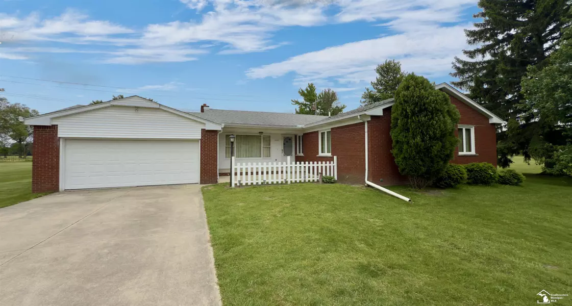 1220 N Raisinville Road, Monroe, MI 48162