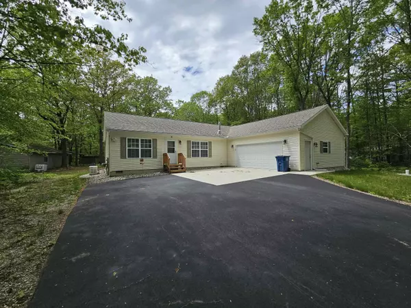 2655 West River Dr Drive, Gladwin, MI 48624