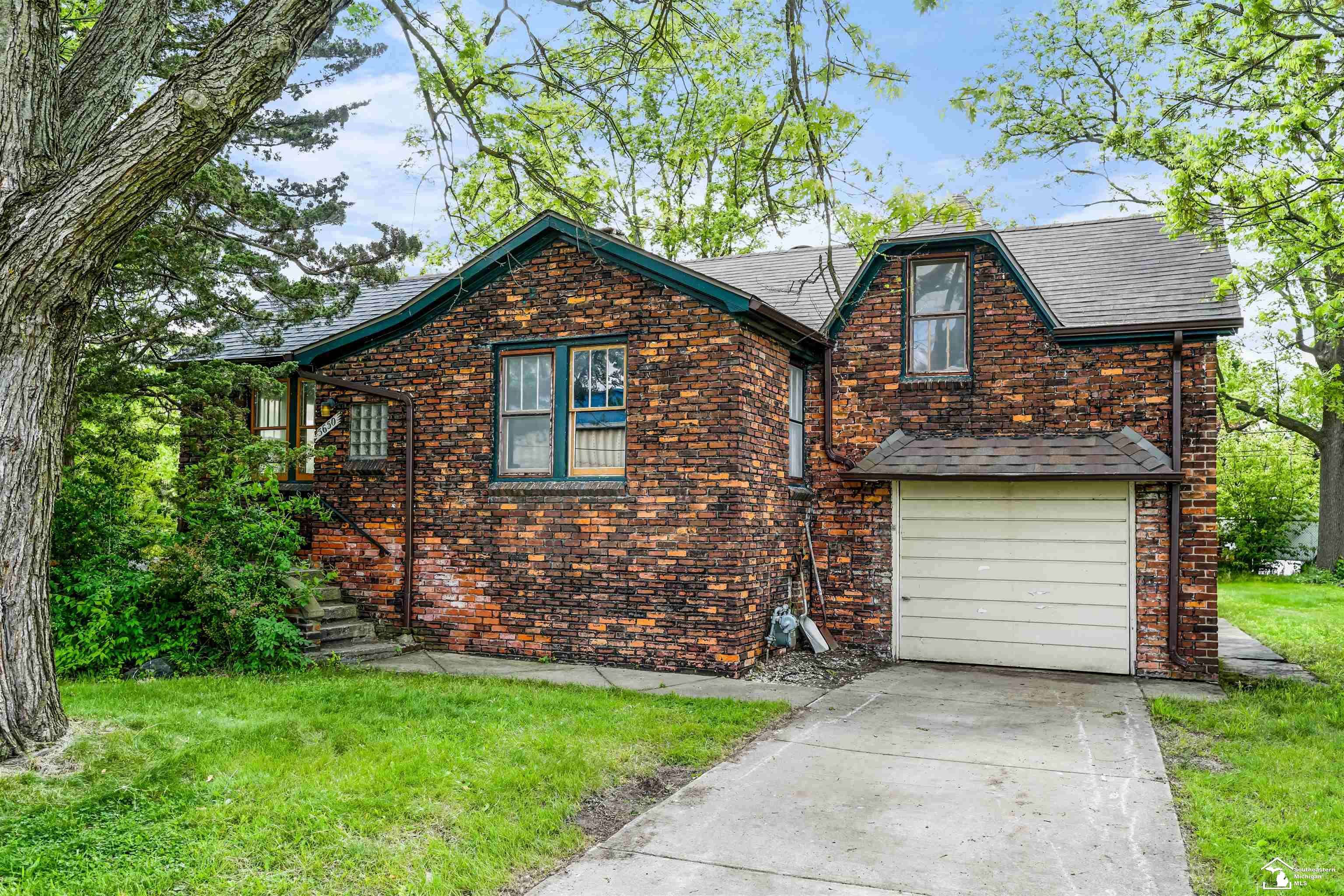5650 Sylvia Street, Dearborn Heights, MI 48125