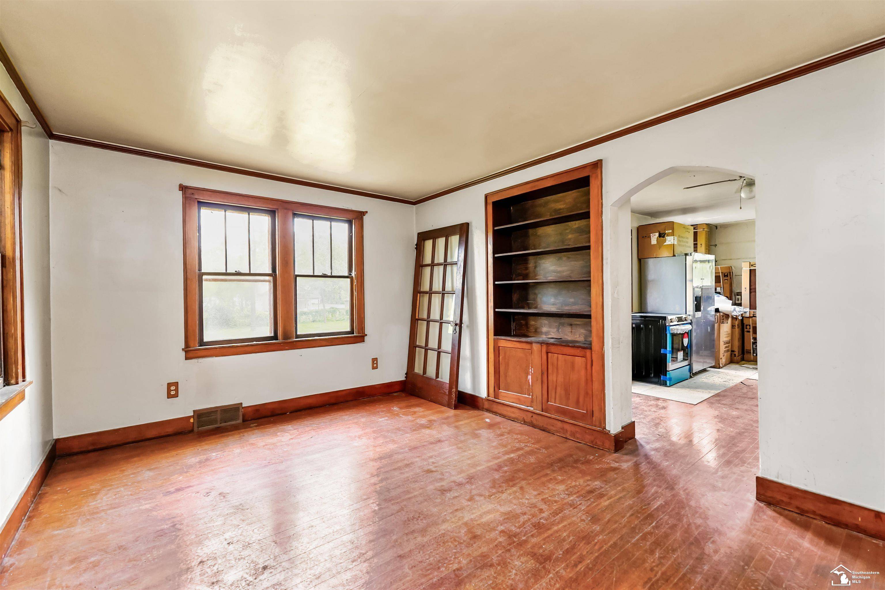 Dearborn Heights, MI 48125,5650 Sylvia Street