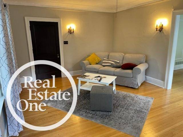 Grosse Pointe, MI 48230,596 Neff Road