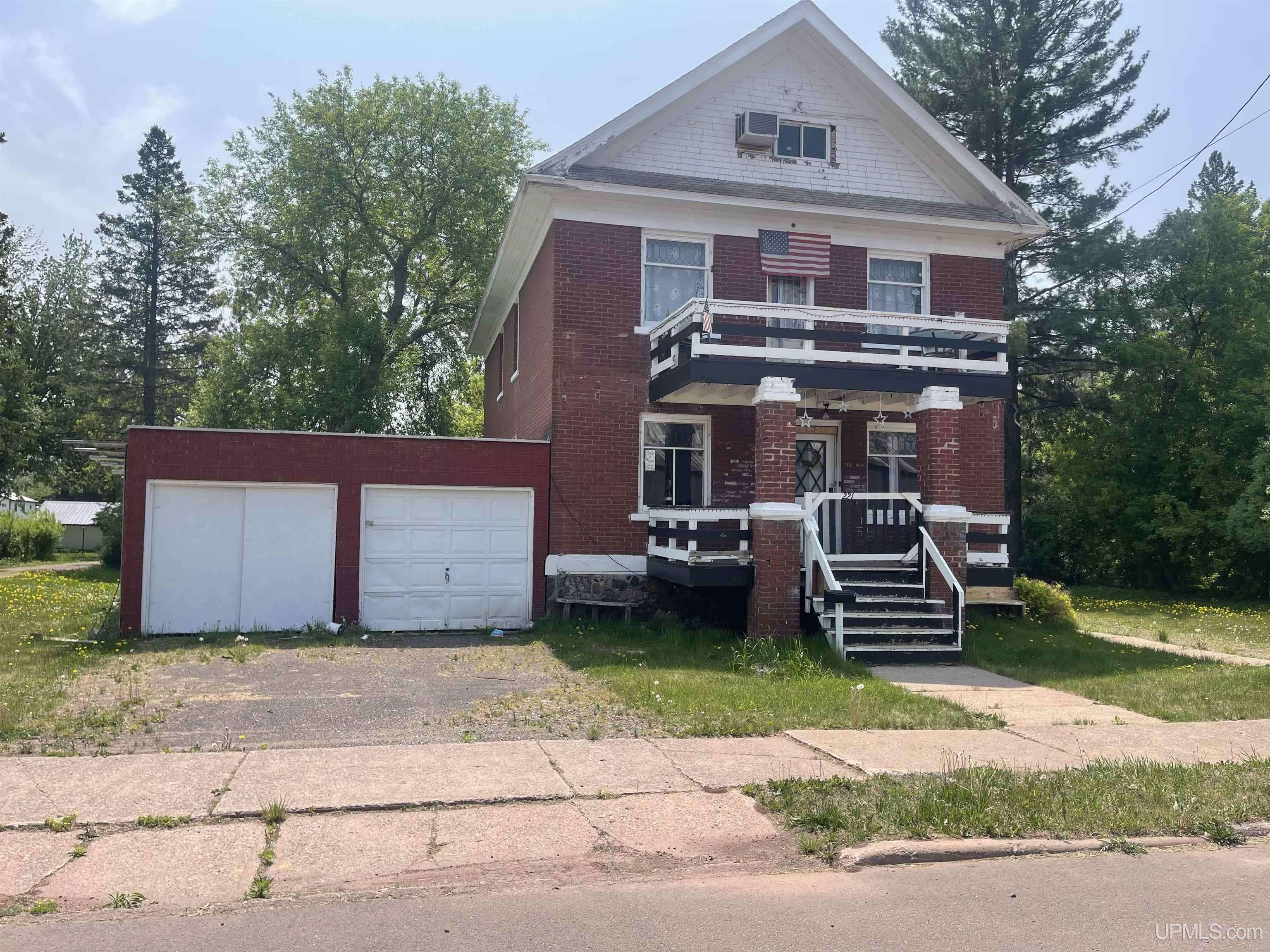 Ironwood, MI 49938,221 W Oak Street