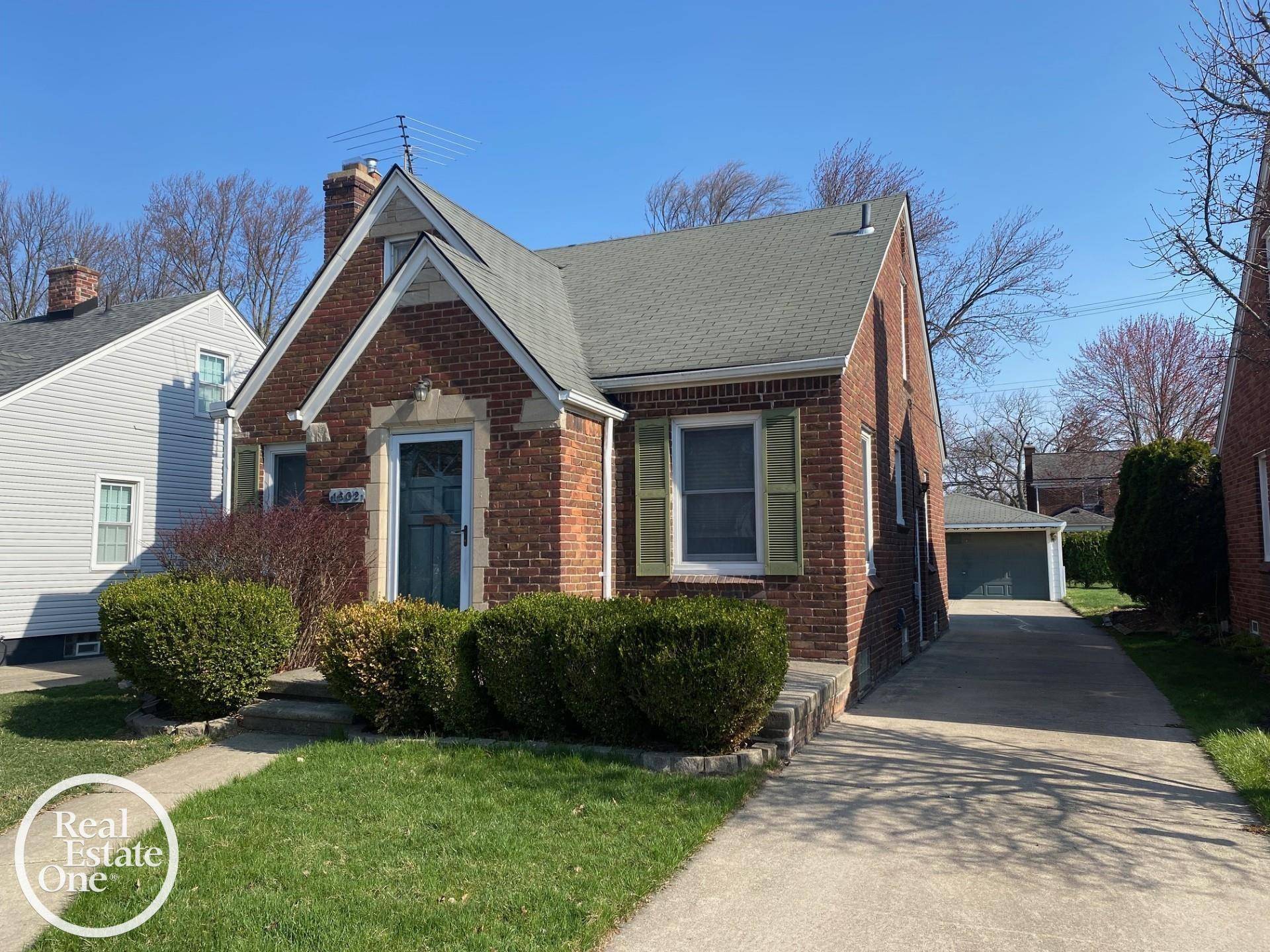 1602 Anita Avenue, Grosse Pointe Woods, MI 48236