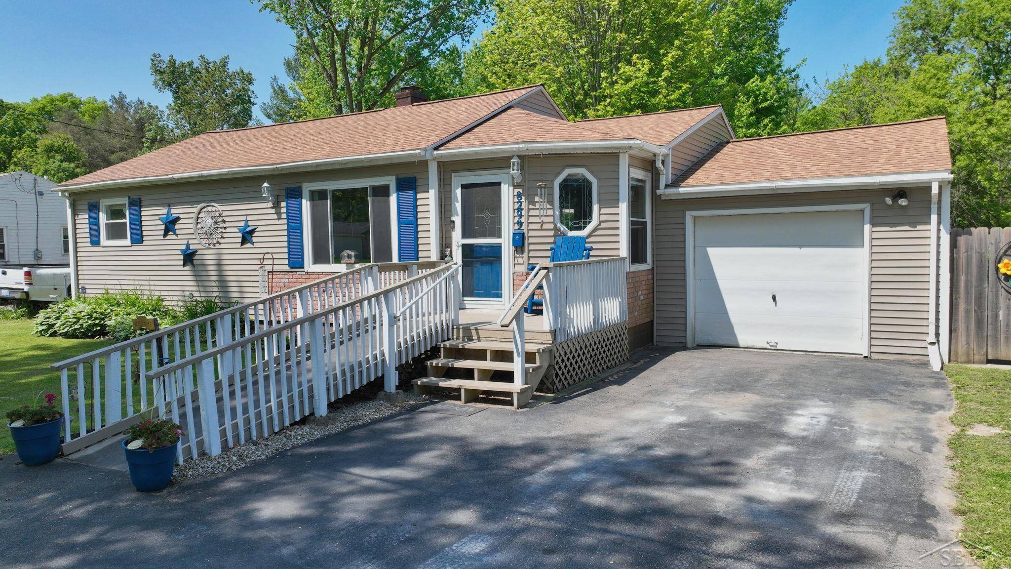 Mount Morris, MI 48458,8299 Woolfit Avenue