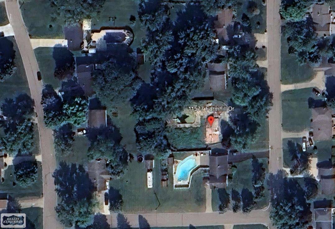 11577 Farmhill Drive, Fenton, MI 48430