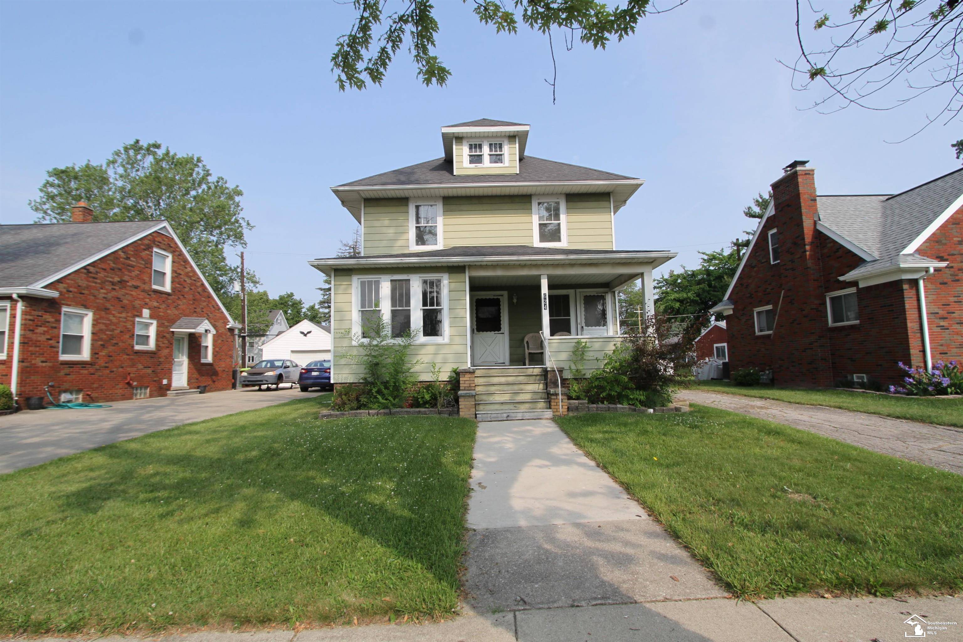 624 Waterloo Avenue, Monroe, MI 48161