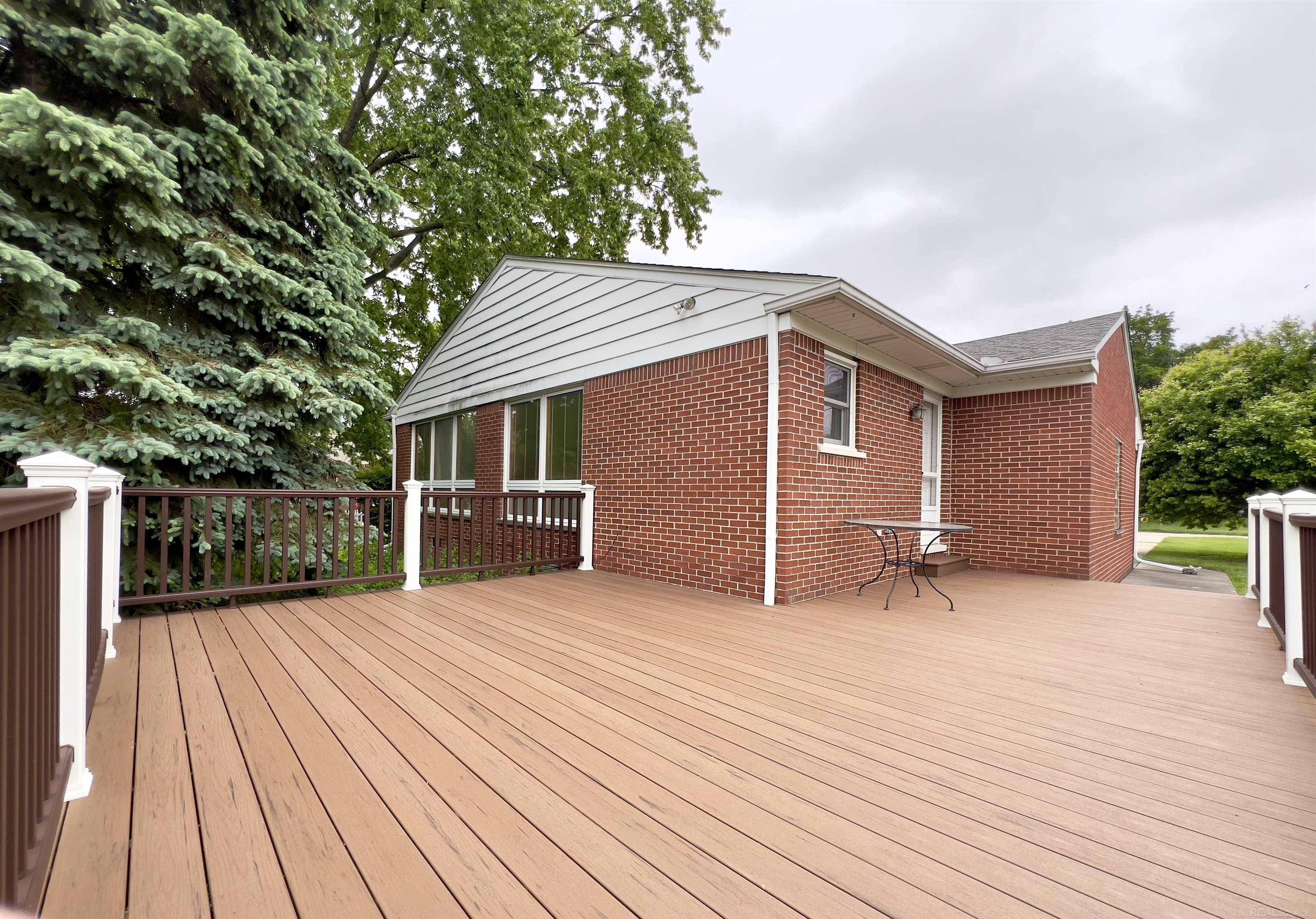 Clinton Township, MI 48036,37966 N Bonkay Drive