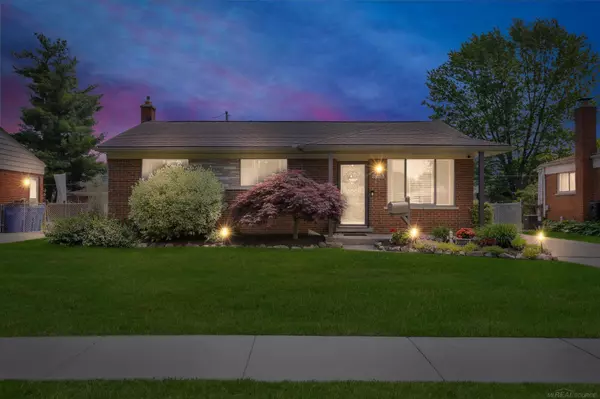 Warren, MI 48092,28052 Loretta Avenue